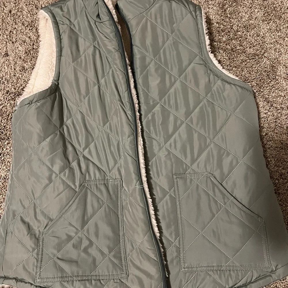 Reversible Vest - Picture 2 of 2